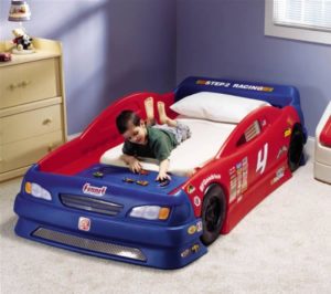 Step2 Stock Car Convertible Bed